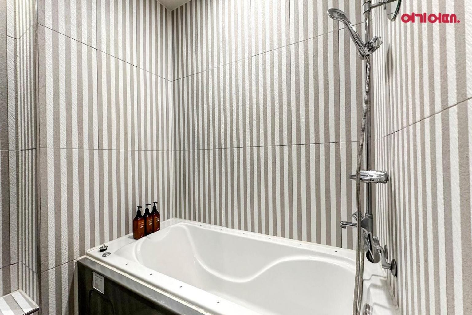 Hotel Yaja Terminal Branch Yongin Bagian luar foto